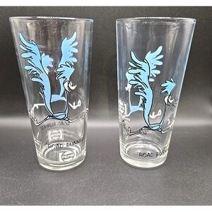 (2) Vtg 1973 PEPSI ROAD RUNNER GLASS Looney Tunes Warner Bros Collector Series
